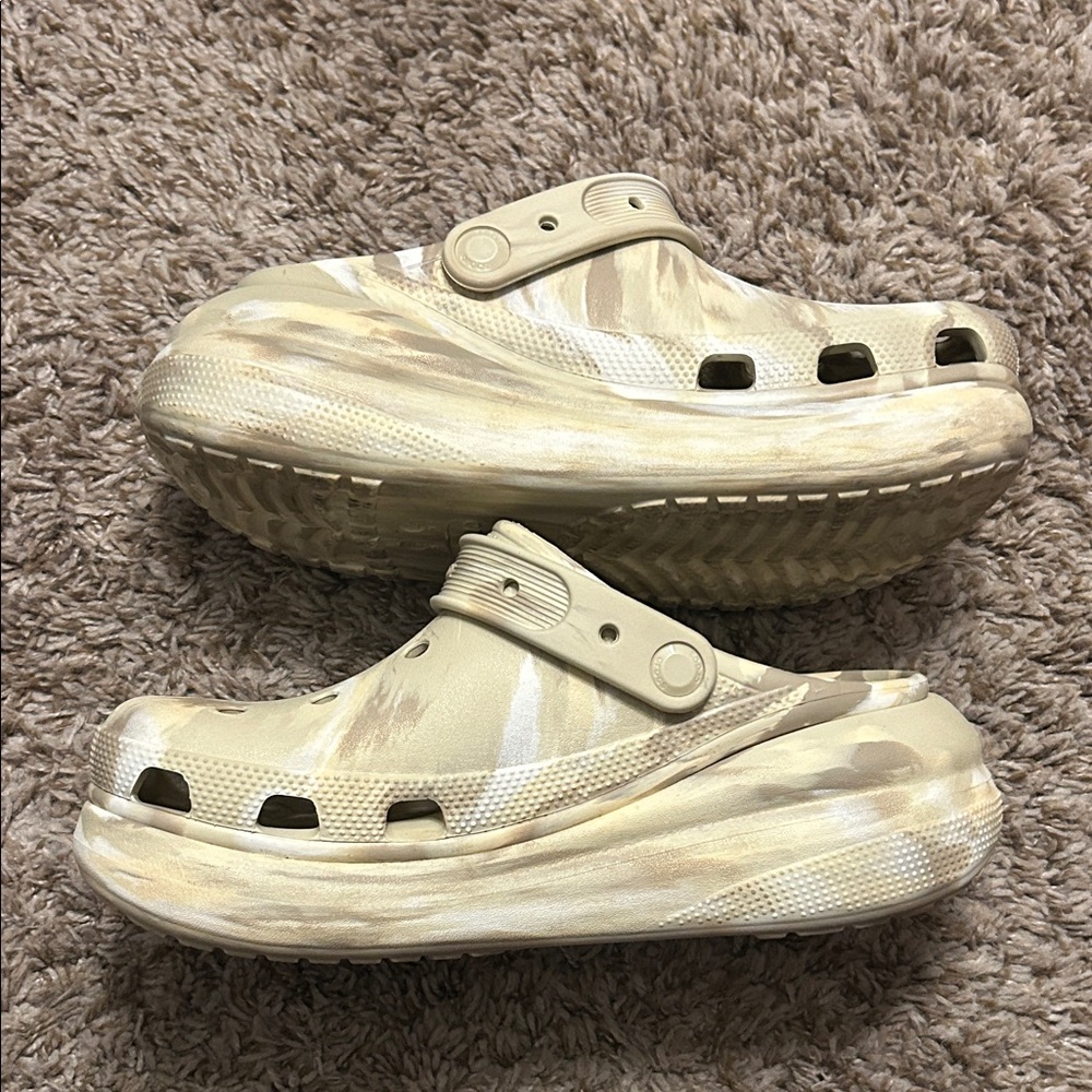 Crocs Marbled Platform Clogs Size 9W/7M